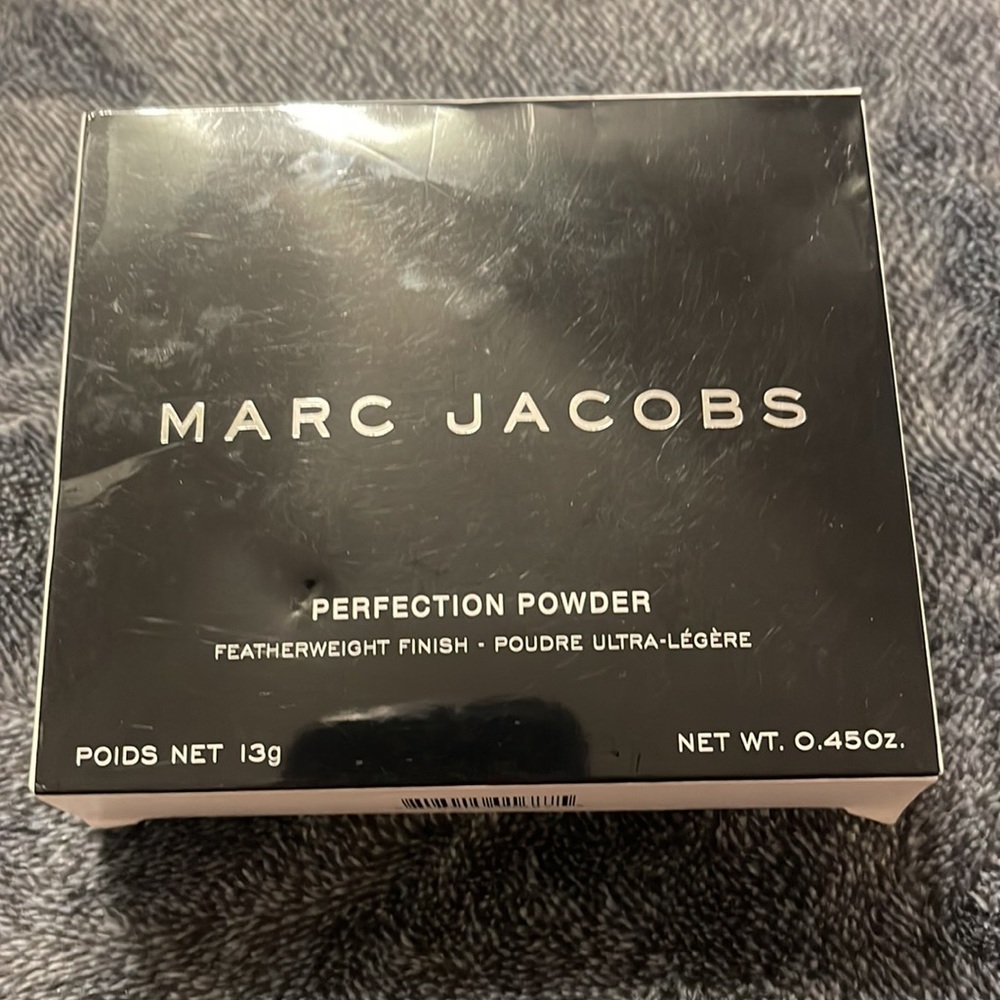 Marc Jacobs 100 Finish Lines Perfection Powder - Picture 5 of 6